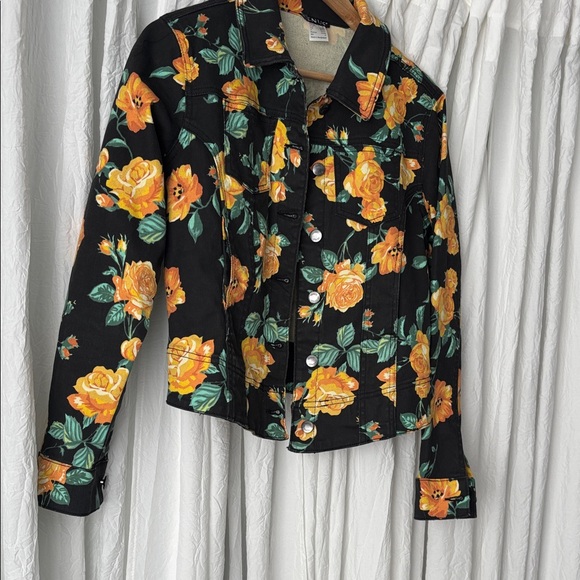 VENUS Black Cropped Jean Jacket with Yellow Rose Print and Green Leaves - Picture 10 of 12